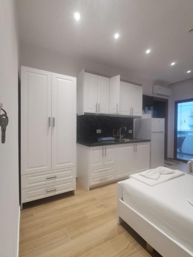 Hola Rooms Εξαμίλιο Εξωτερικό φωτογραφία