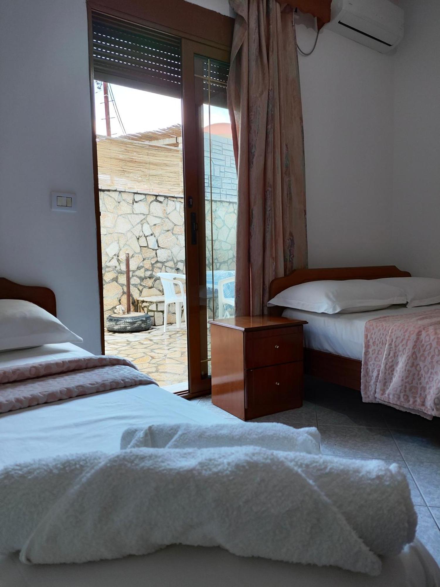 Hola Rooms Εξαμίλιο Εξωτερικό φωτογραφία