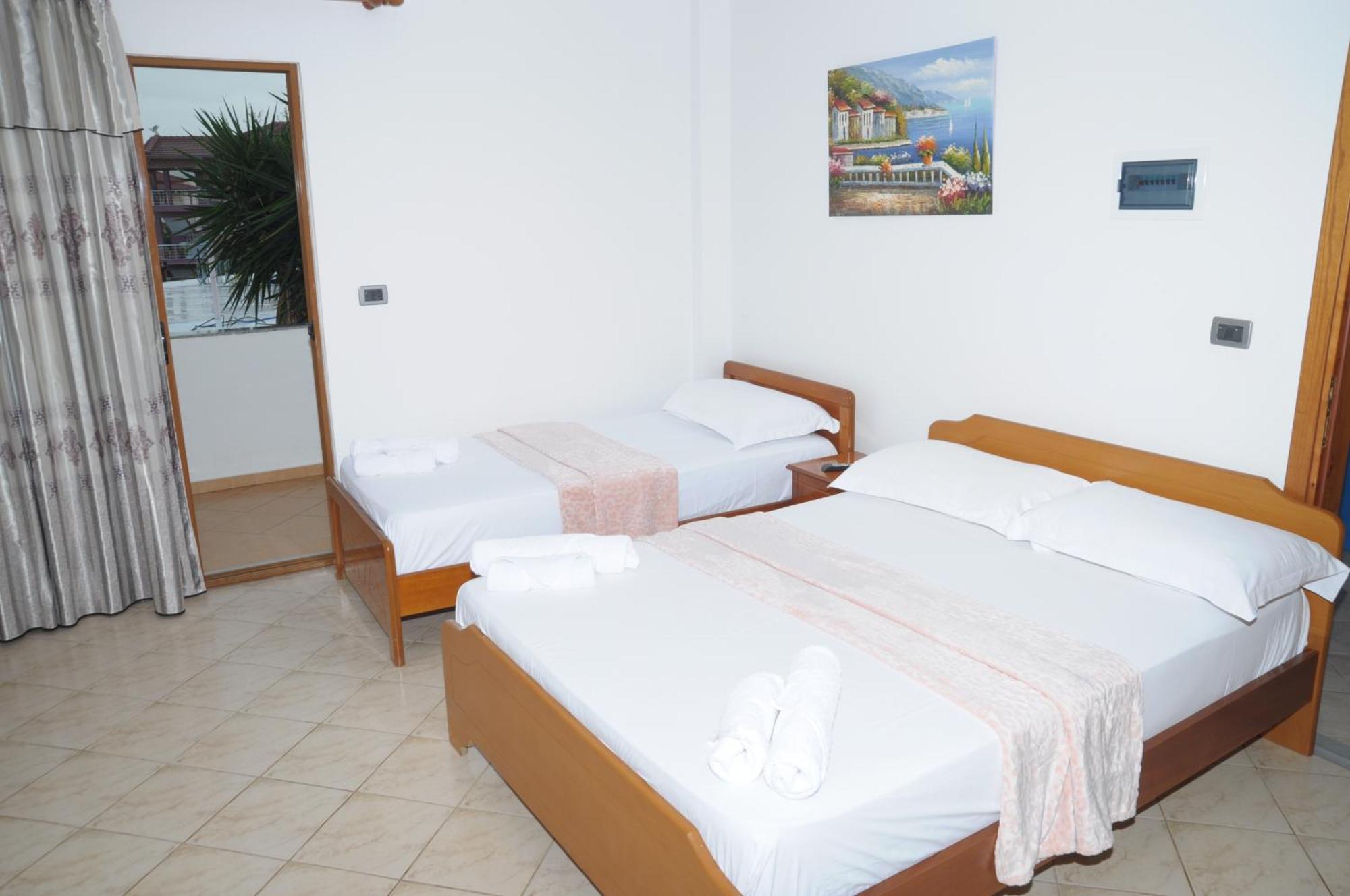 Hola Rooms Εξαμίλιο Εξωτερικό φωτογραφία