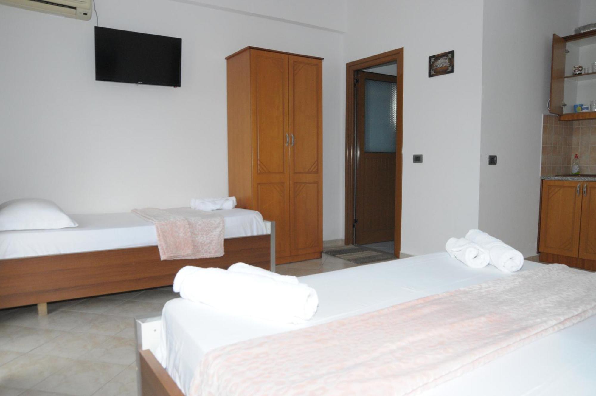 Hola Rooms Εξαμίλιο Εξωτερικό φωτογραφία