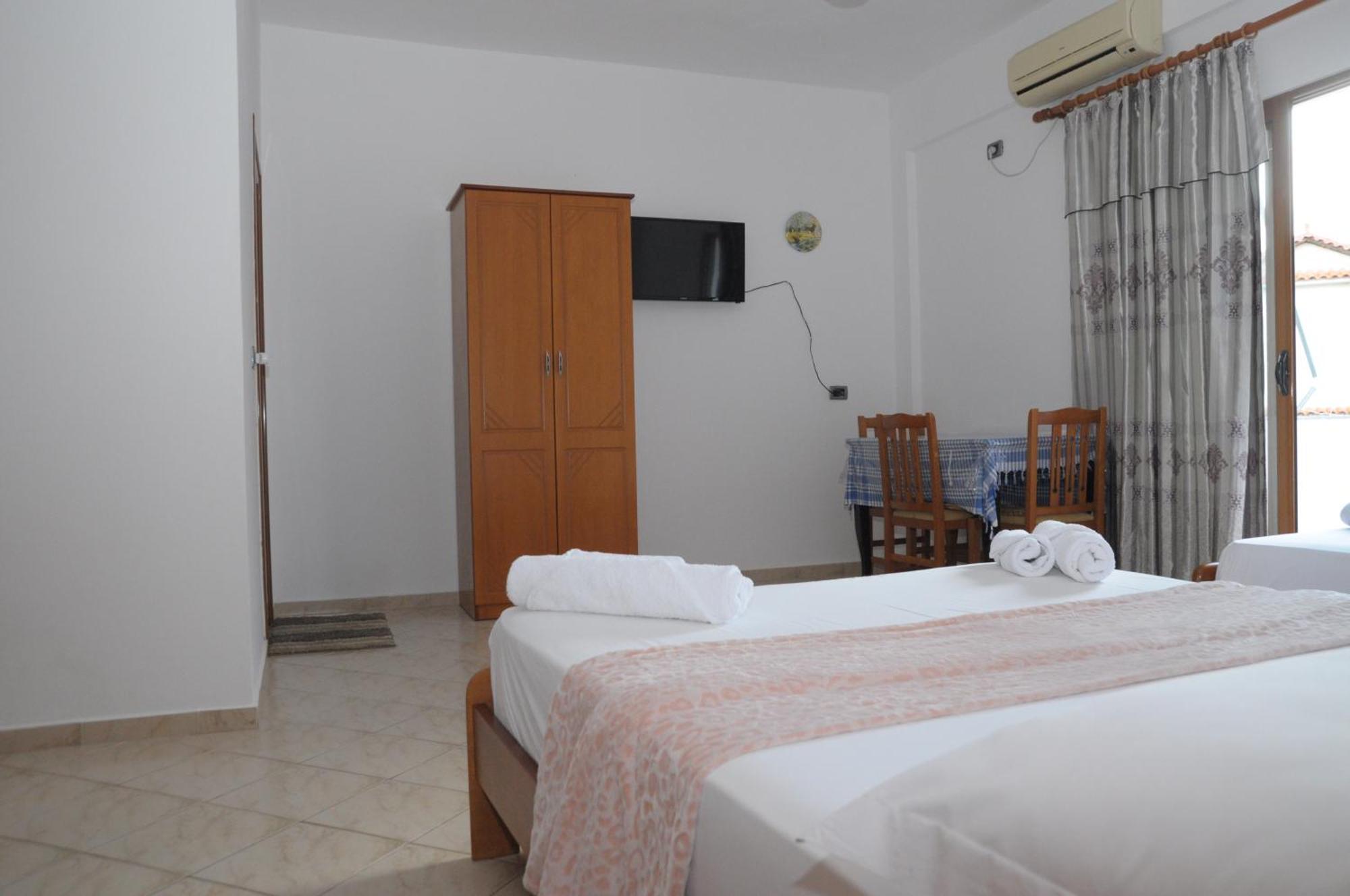 Hola Rooms Εξαμίλιο Εξωτερικό φωτογραφία