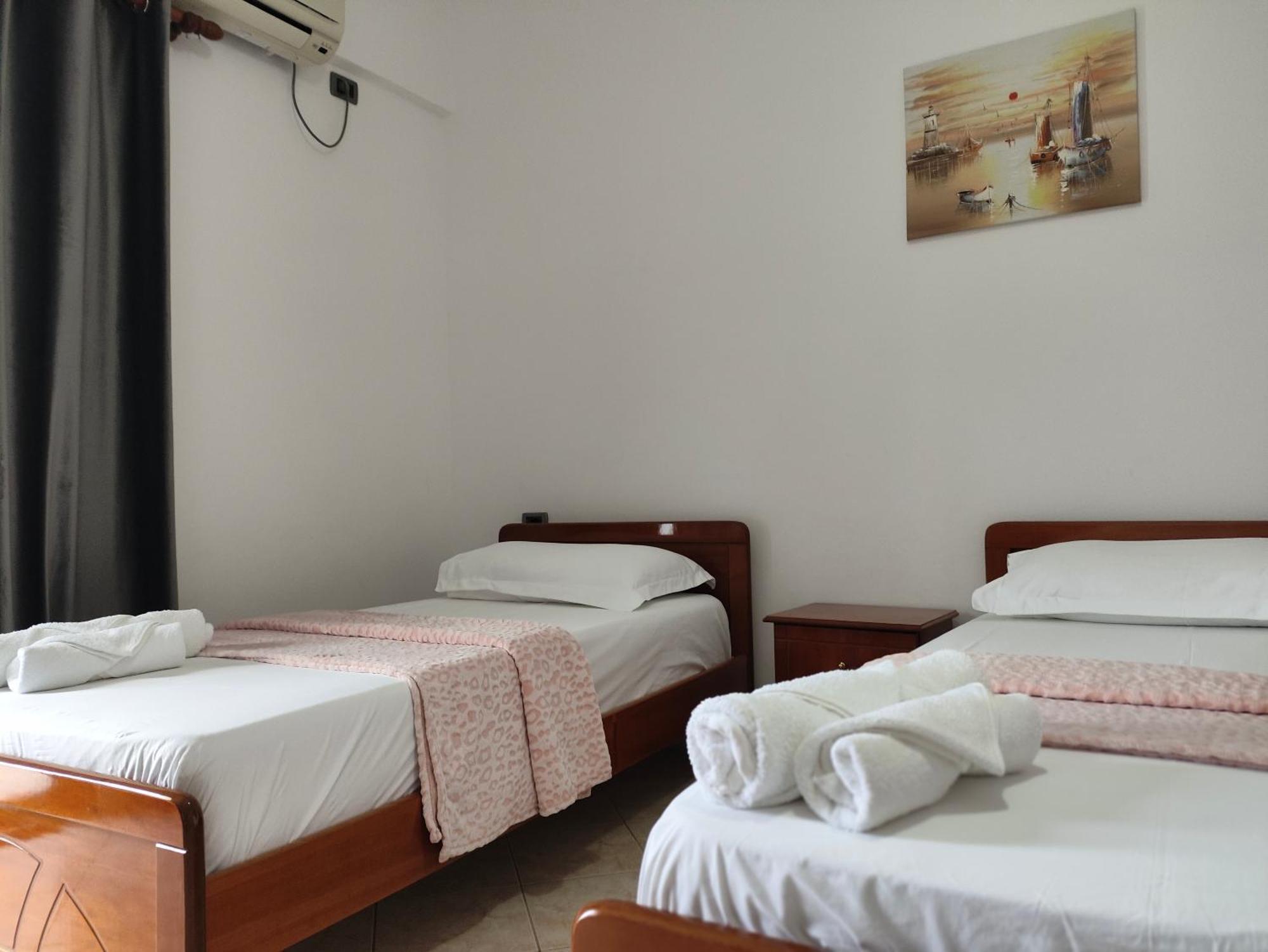 Hola Rooms Εξαμίλιο Εξωτερικό φωτογραφία