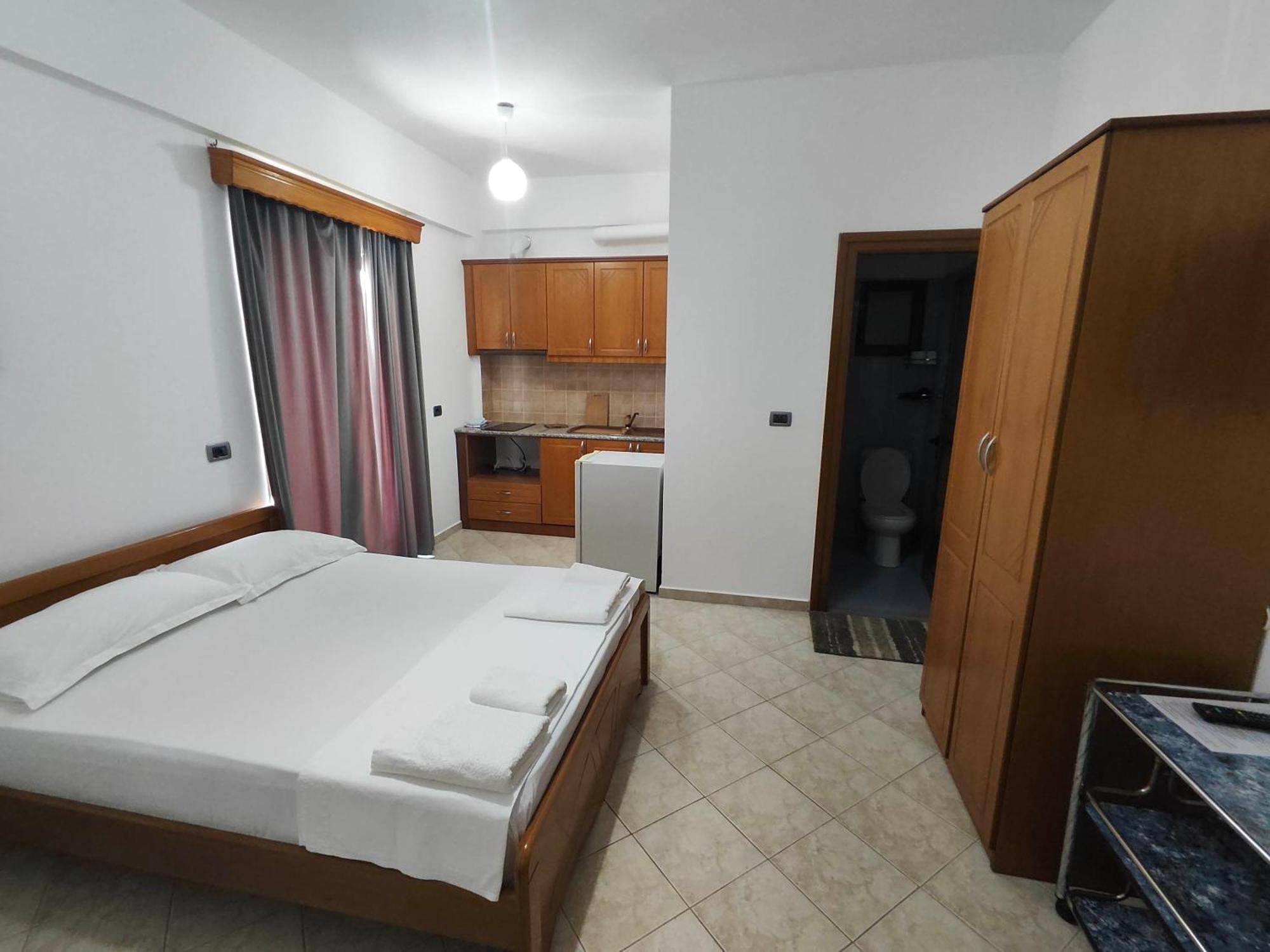 Hola Rooms Εξαμίλιο Εξωτερικό φωτογραφία
