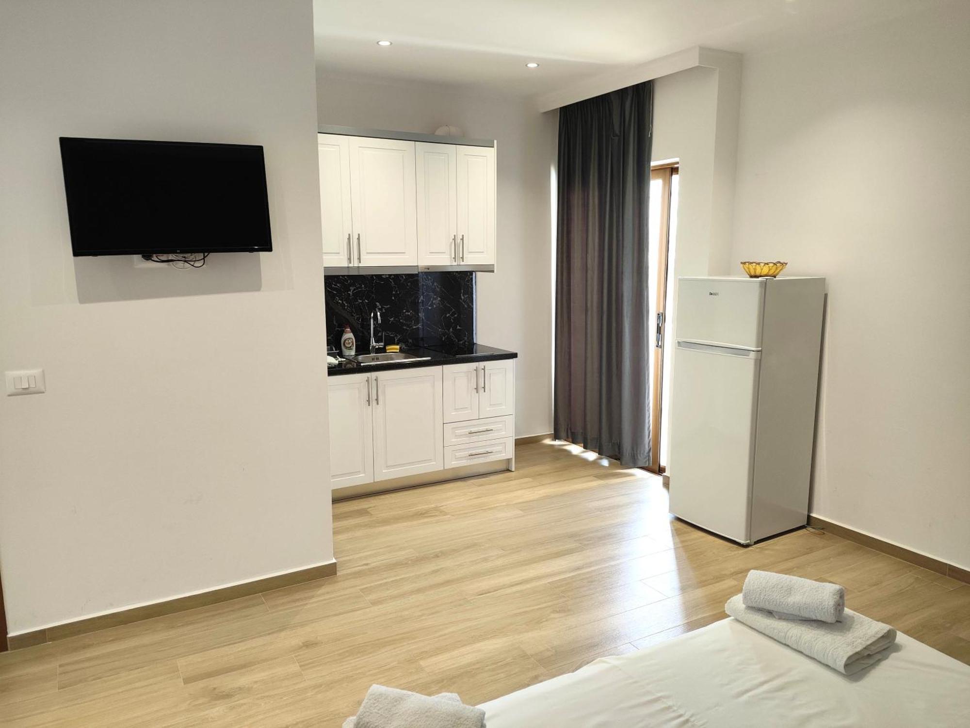 Hola Rooms Εξαμίλιο Εξωτερικό φωτογραφία