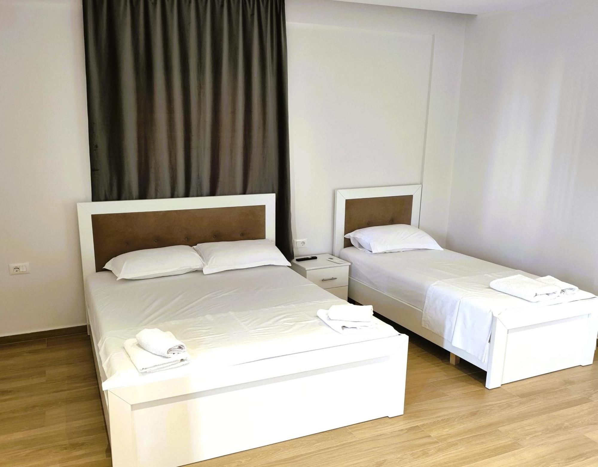 Hola Rooms Εξαμίλιο Εξωτερικό φωτογραφία