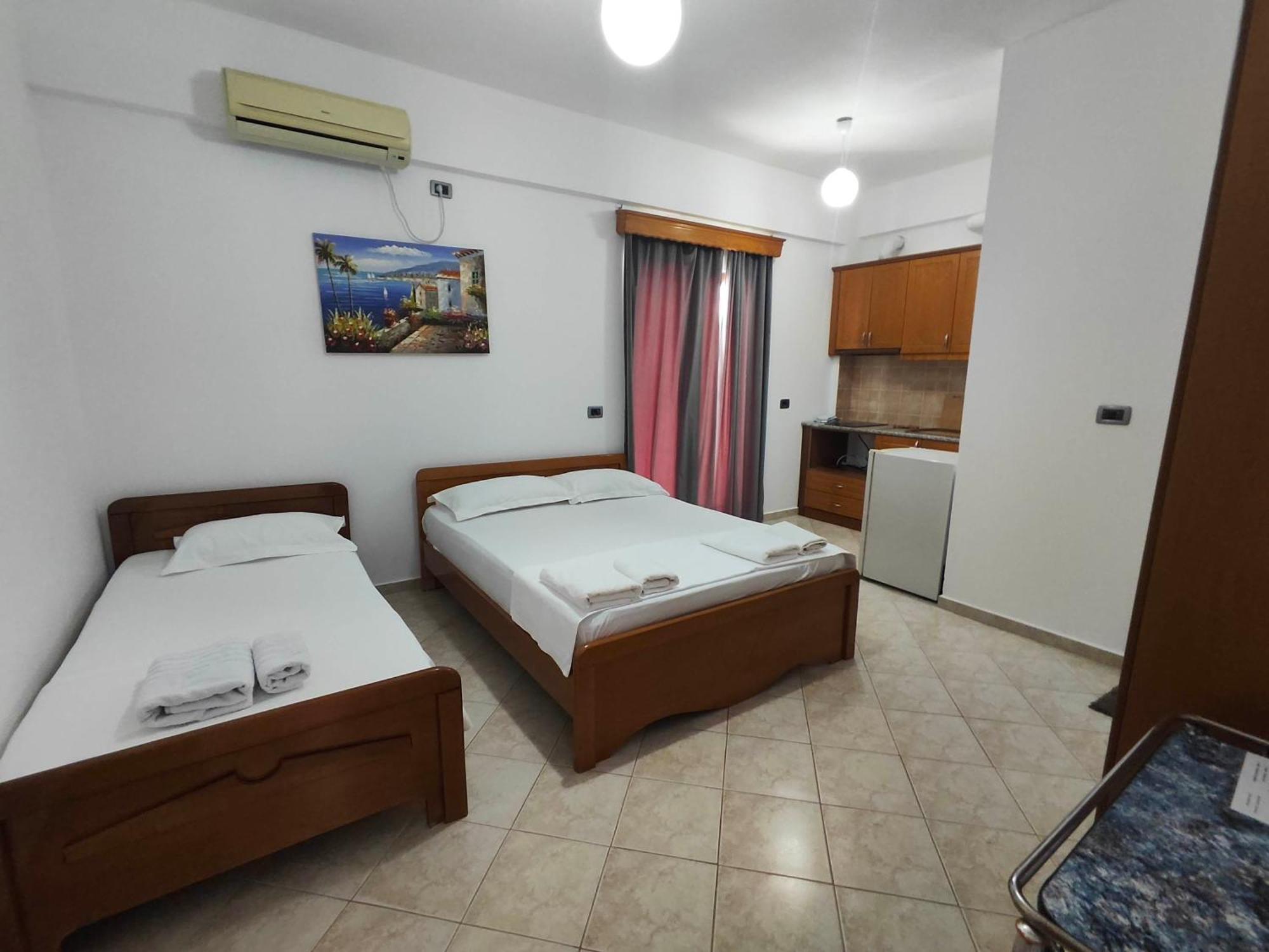 Hola Rooms Εξαμίλιο Εξωτερικό φωτογραφία