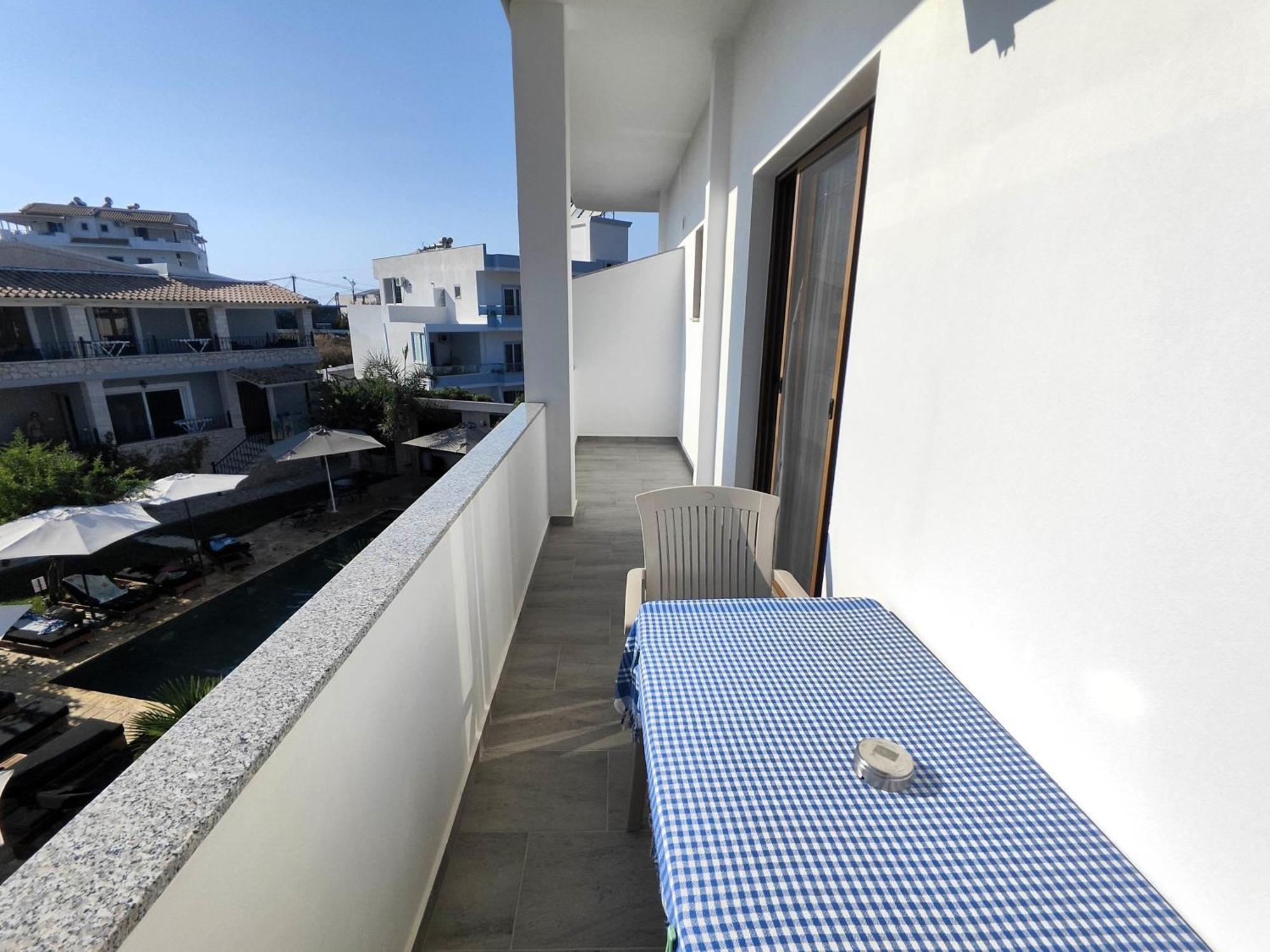 Hola Rooms Εξαμίλιο Εξωτερικό φωτογραφία